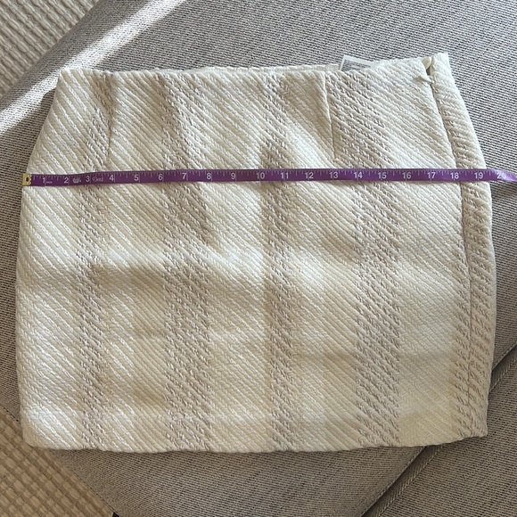 H&M white and beige skirt - Picture 7 of 9